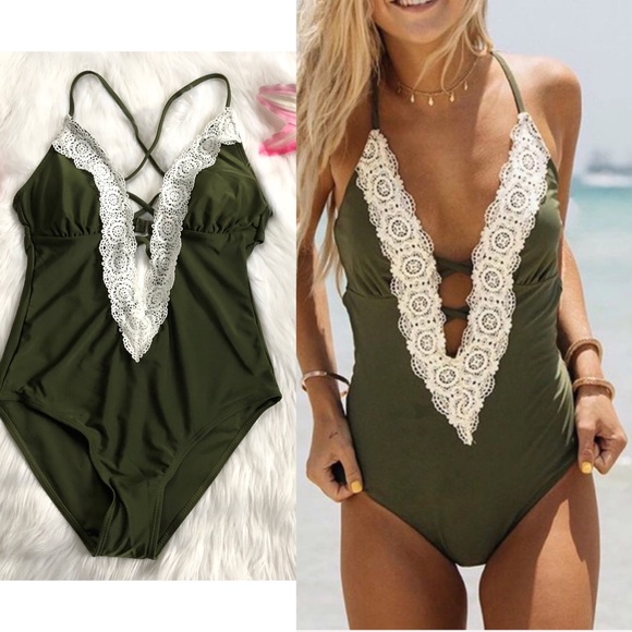 Only S Left! Crochet Lace PlungingV Monokini - Picture 5 of 7